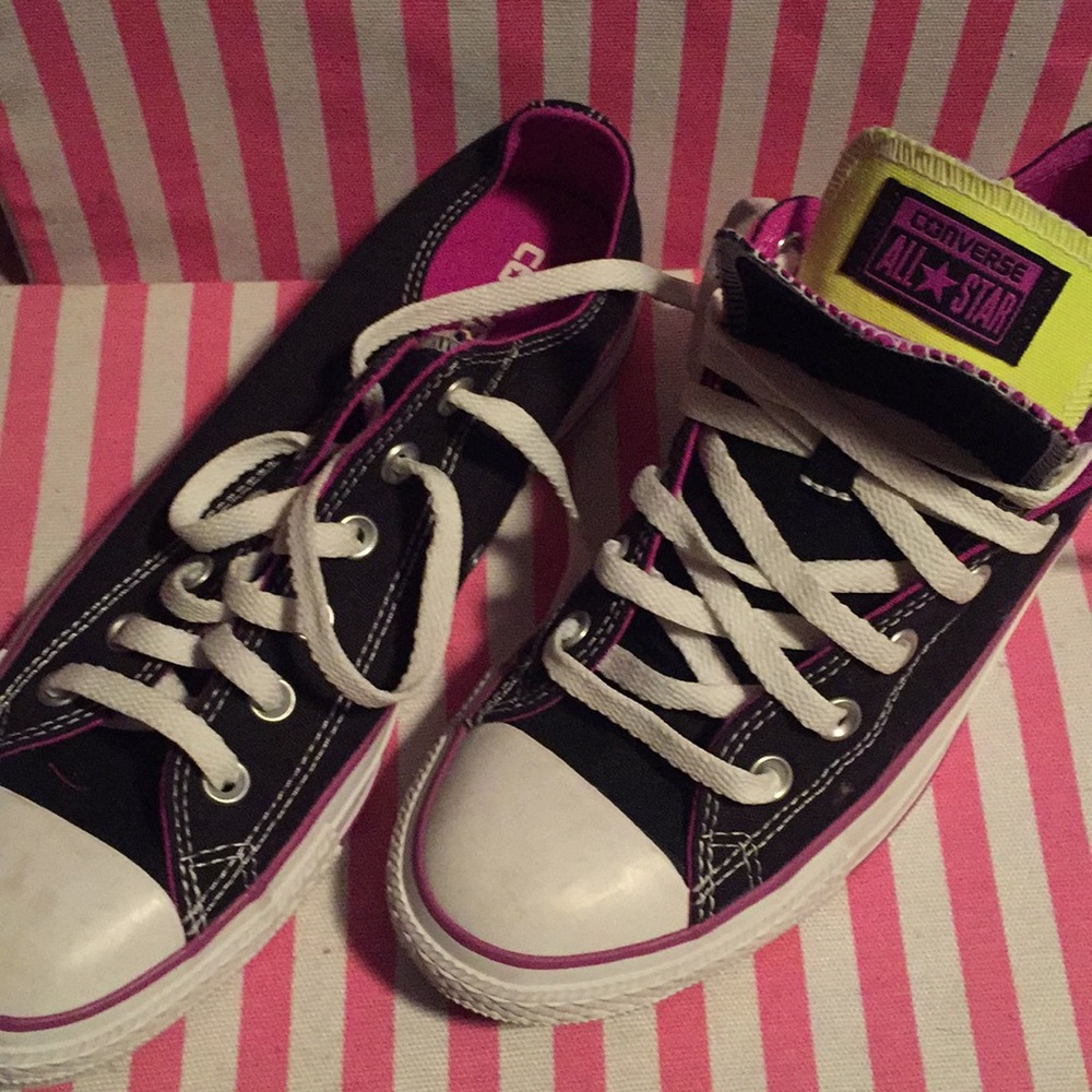 Size 10 Women's Purple & Black Converse
